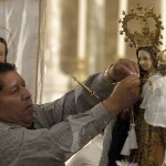 Ecuadorian Catholics display devotion to Mary Ecuadorian Catholics display devotion to Mary
