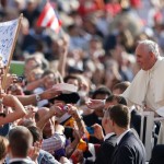Message in a skullcap: U.S. student expands on pilgrim tradition Message in a skullcap: U.S. student expands on pilgrim tradition