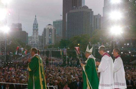 Pope Francis leaves in procession after celebrating the closing Mass of the VIII World Meeting of Families on Benjamin Franklin Parkway in Philadelphia Sept. 27. CNS photo/Paul Haring)