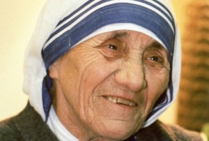 Pope Francis has approved a miracle attributed to the intercession of Blessed Teresa of Kolkata, paving the way for her canonization in 2016. Mother Teresa is seen during a visit to Phoenix, Ariz., in 1989. CNS/Nancy Wiechec
